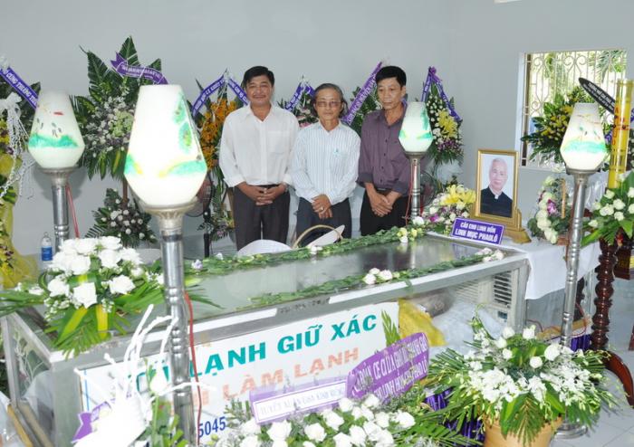 Nhấn vào ảnh để xem kích thước thật
Tên: antangchangohanh_04.jpg
Lần xem: 770
Kích thước: 69.7 KB