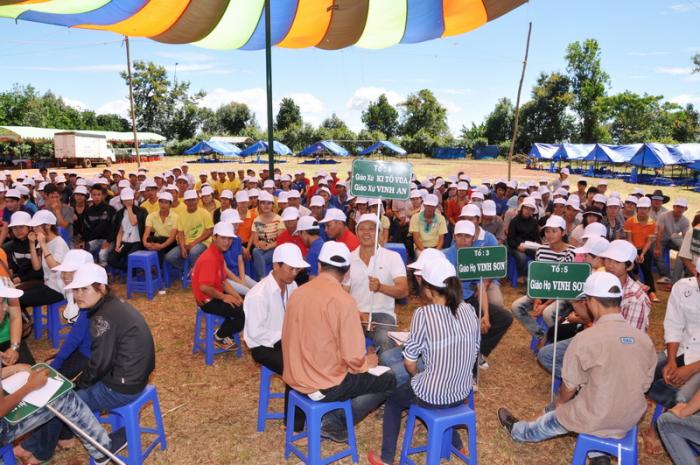 Nhấn vào ảnh để xem kích thước thật

Tên:  hoitrai_gioitre_vinhhuong1_063.jpg
Lần xem: 399
Kích thước:  78.1 KB