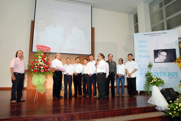 Nhấn vào ảnh để xem kích thước thật

Tên:  lm-roco-ng-duy-11.jpg
Lần xem: 782
Kích thước:  169.2 KB