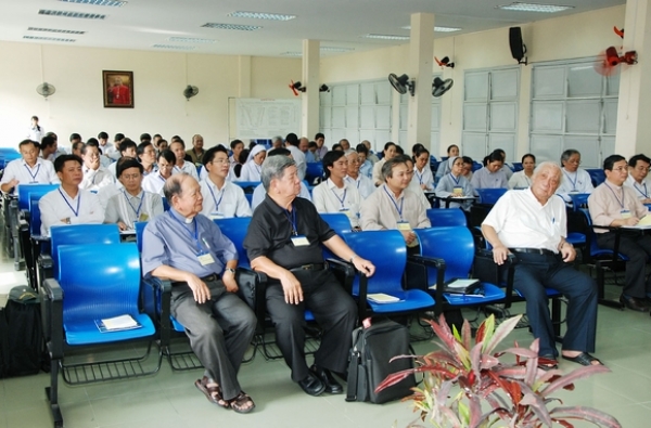 Nhấn vào ảnh để xem kích thước thật

Tên:  16-10_hoithaoThanhNhac_03.jpg
Lần xem: 398
Kích thước:  196.6 KB
