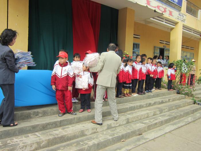 Nhấn vào ảnh để xem kích thước thật

Tên:  IMG_1372.jpg
Lần xem: 893
Kích thước:  57.1 KB